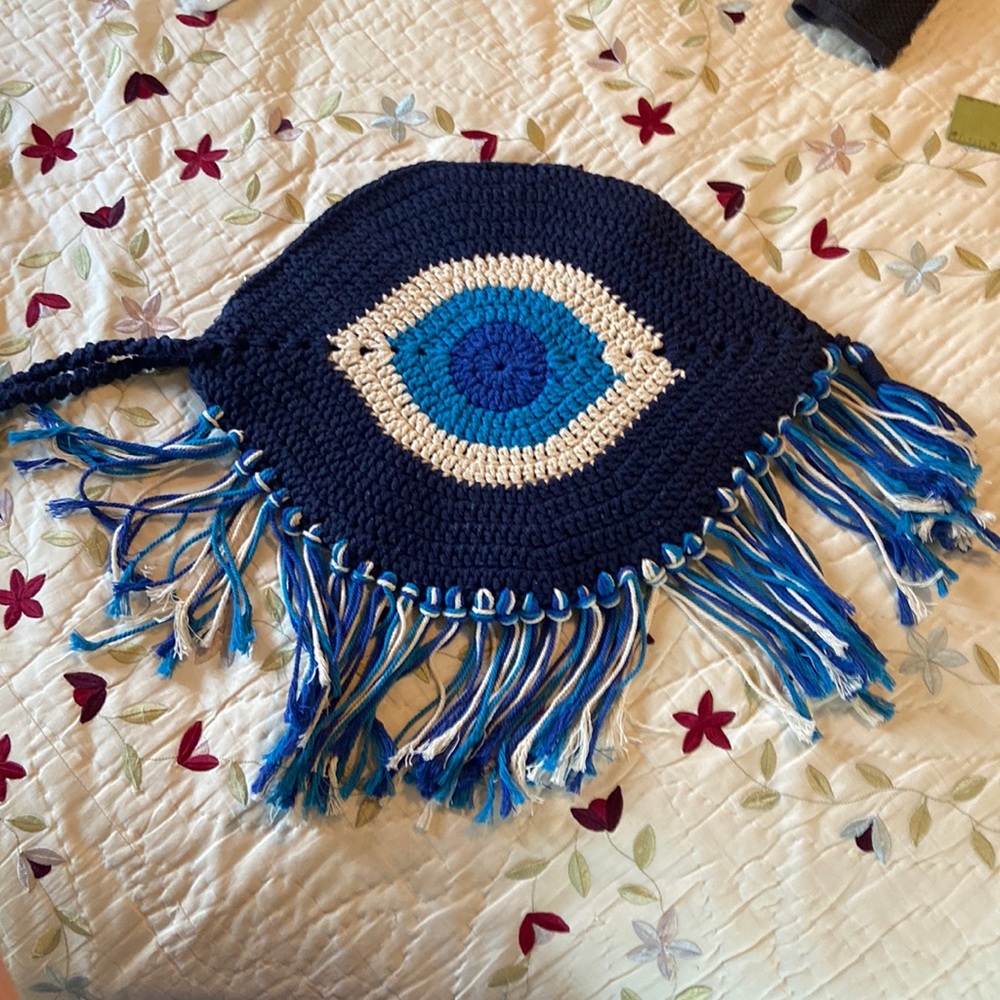 Eye purse
